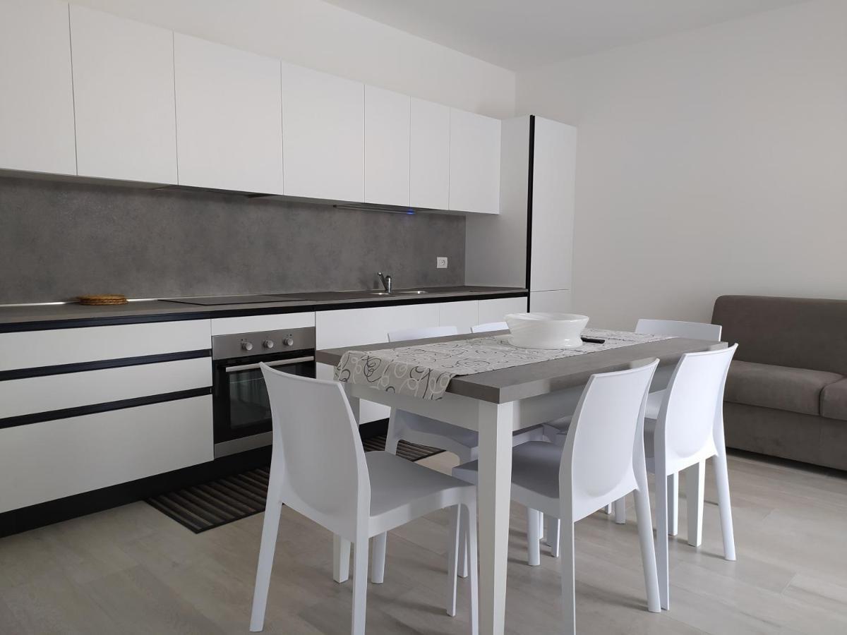 Jesolo Appartamenti F2 - Black And White Luaran gambar