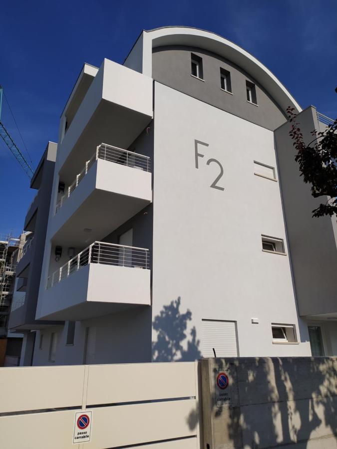 Jesolo Appartamenti F2 - Black And White Luaran gambar