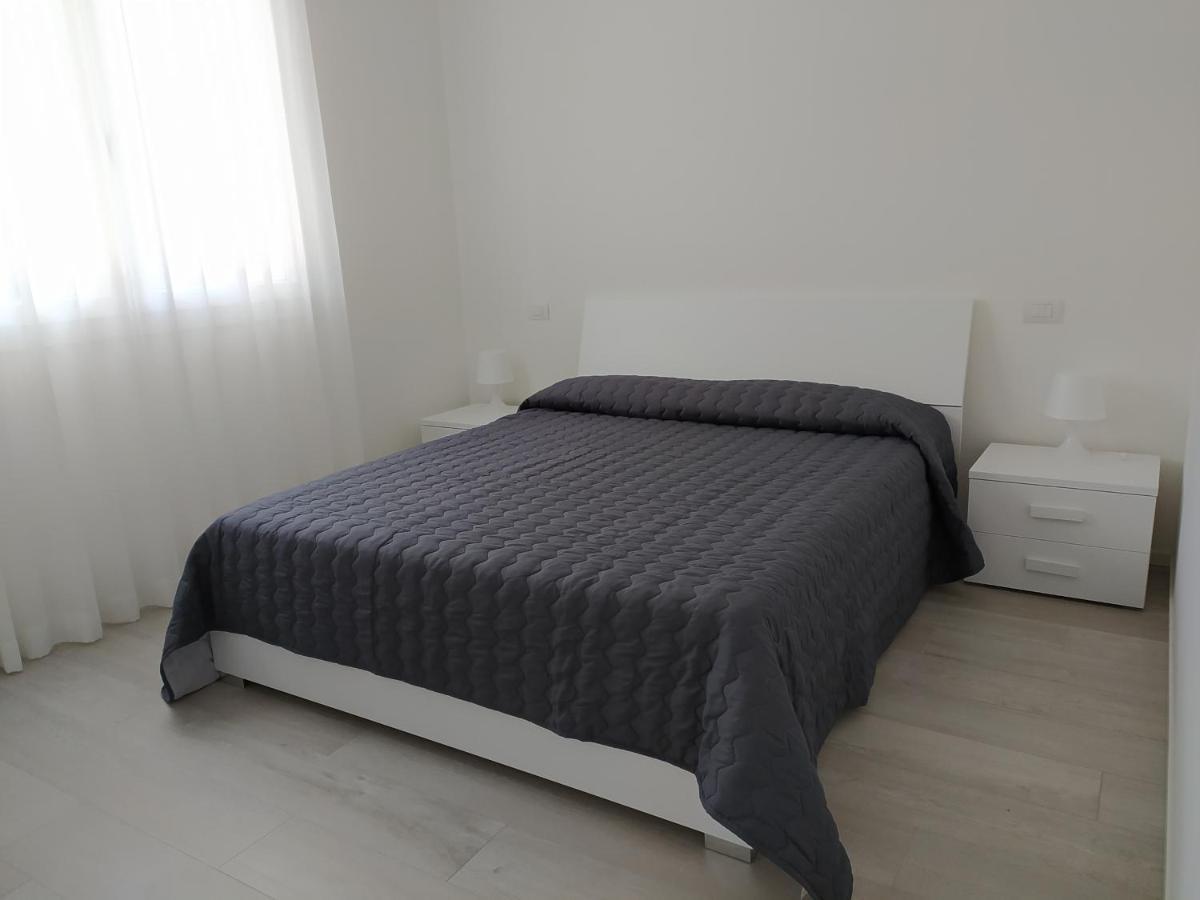 Jesolo Appartamenti F2 - Black And White Luaran gambar