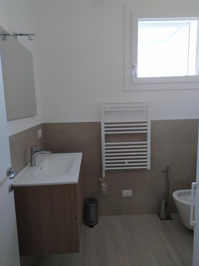 Jesolo Appartamenti F2 - Black And White Luaran gambar