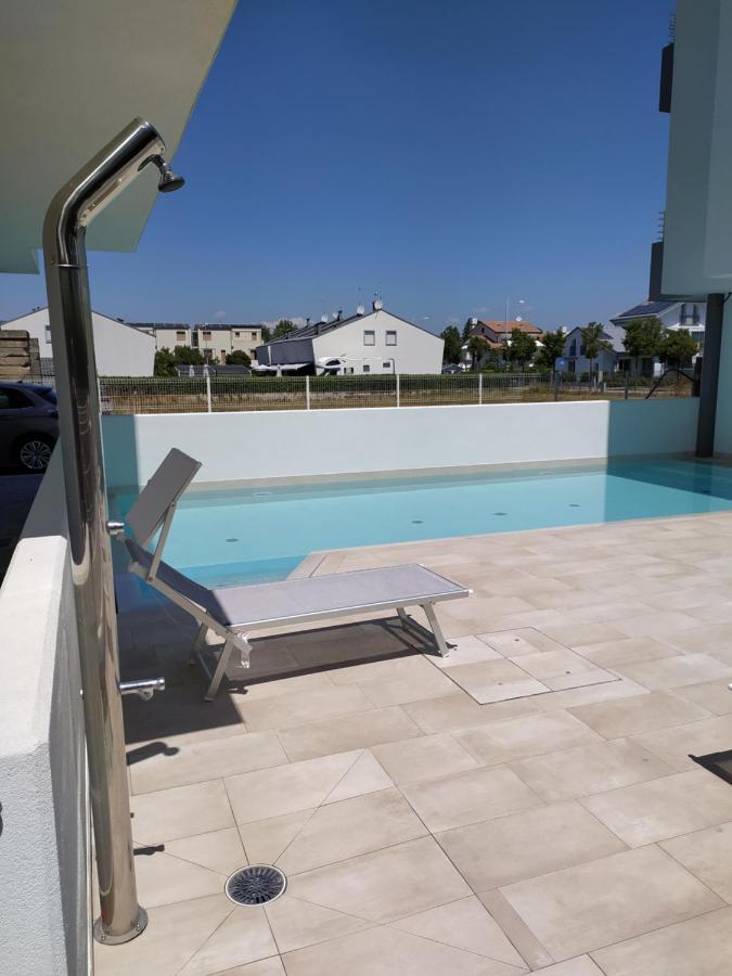 Jesolo Appartamenti F2 - Black And White Luaran gambar